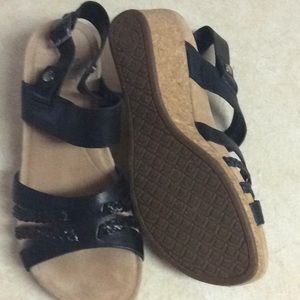 Ugg sandals size 7